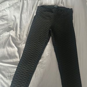 Butt framing leggings, Similar to the viral Tiktok leggings!
